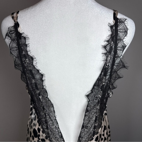 Anthropologie V-Neck Open Back Lace Trim Animal Print Slip Dress Size Medium - Picture 7 of 12